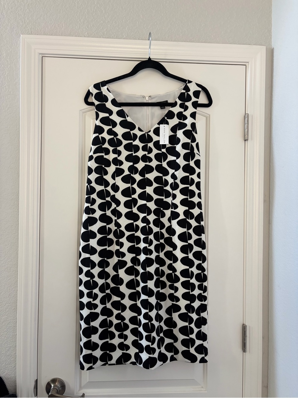 Ann Taylor Black & White Geometric Midi Dress